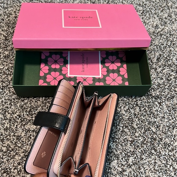 KATE SPADE NEW YORK Spencer Compact Wallet - Picture 4 of 7